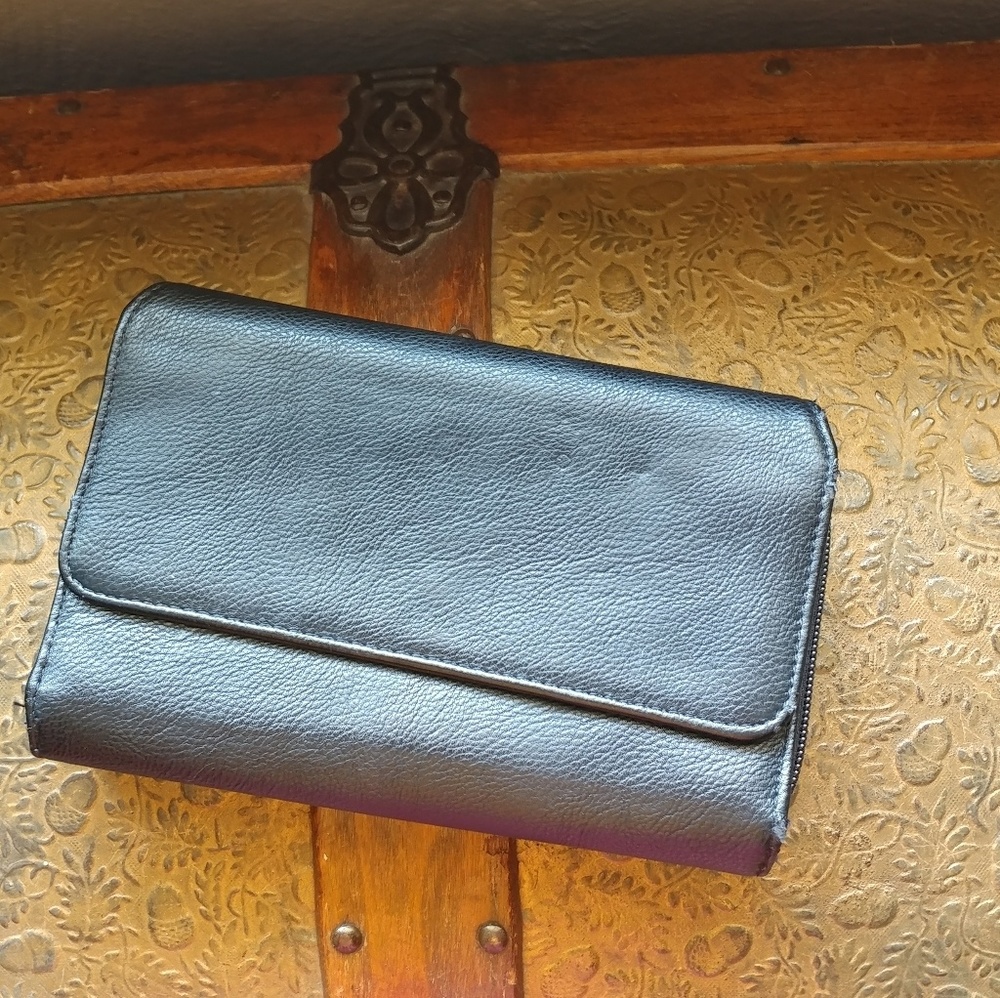 Black wallet